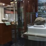 Del juego sagrado al museo: se exhibe en Teotihuacan una pelota de hule de 3,600 años