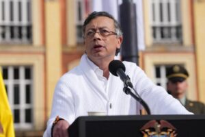 Petro critica los resultados del preconteo electoral y denuncia irregularidades en el censo