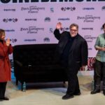 ¡“Estamos enfermos”! Guillermo del Toro apoya a jóvenes que denuncian agua contaminada en Guadalajara