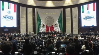 Sesión de la Cámara de Diputados en México, donde se aprobó una reforma para penalizar el reclutamiento para el crimen organizado.
