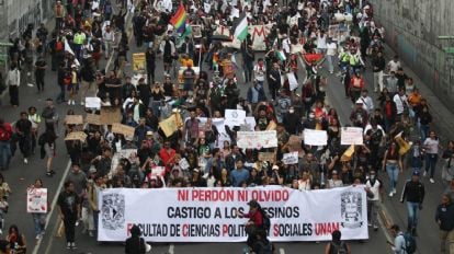 Marcha en CDMX por el 58 aniversario de Tlatelolco demanda justicia